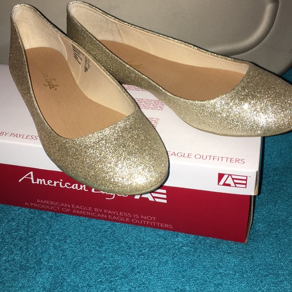 ❤️❤️Simply beautiful NWT Gold Flats Perfect Fit Shoes are New Never Worn - Picture 2 of 5